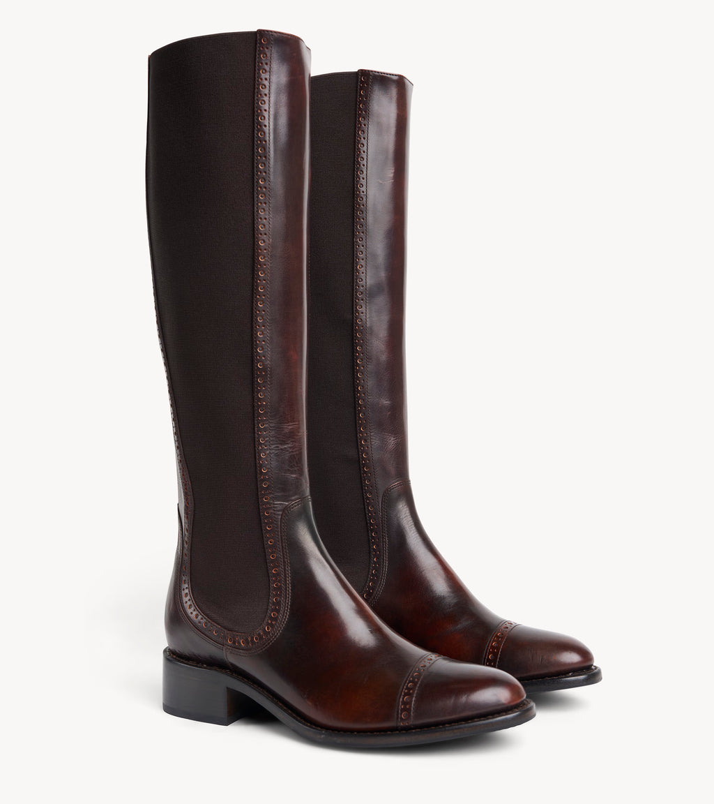 Ms. Brigitte Boot