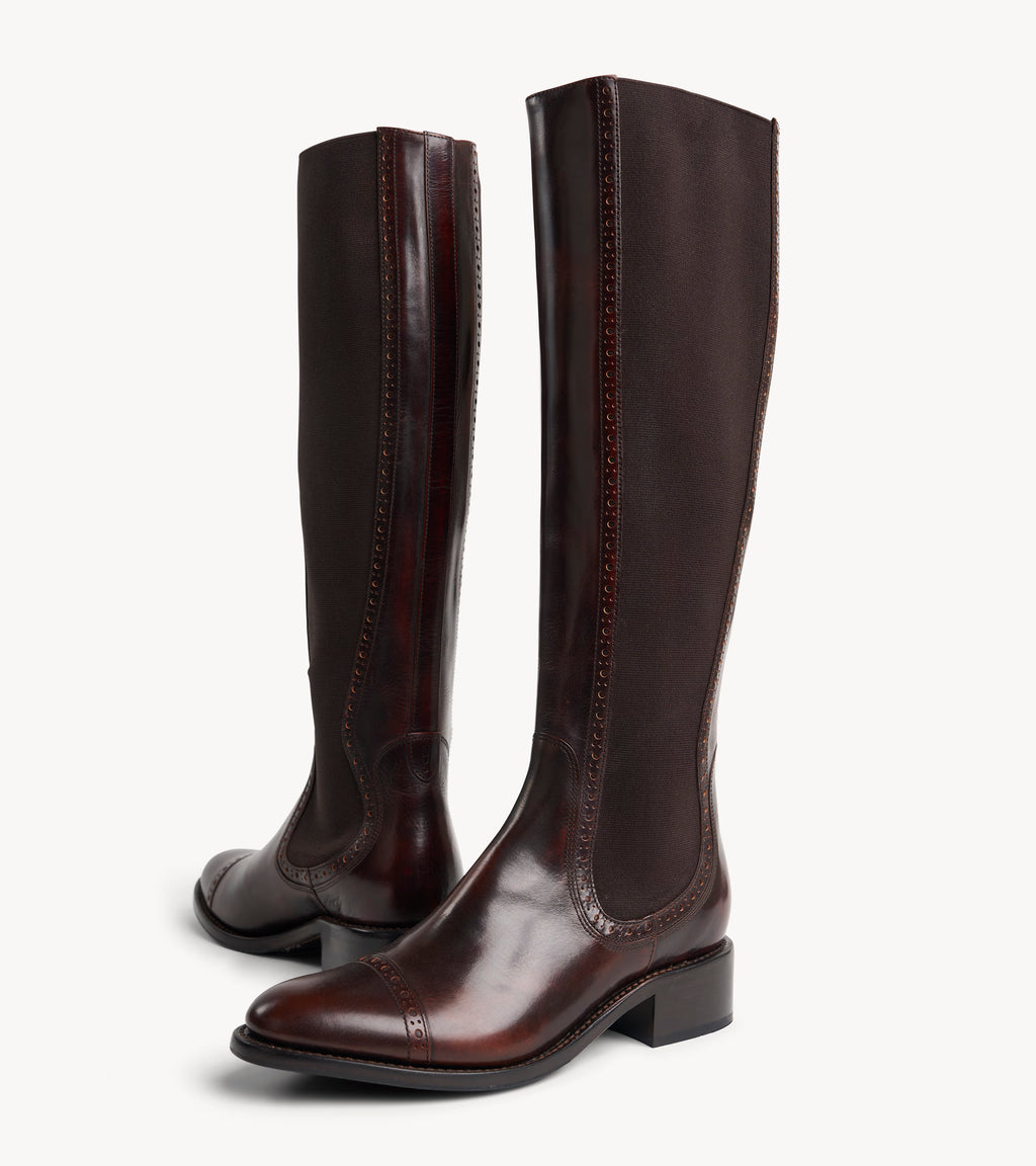 Ms. Brigitte Boot